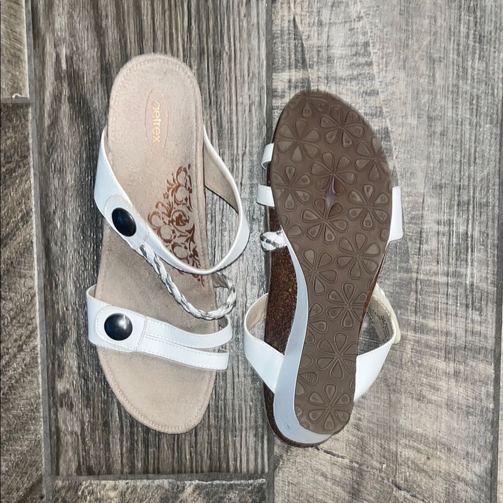 Aetrex Jillian braided White leather Comfort 2.5” slipon wedge Sandals - Picture 3 of 3